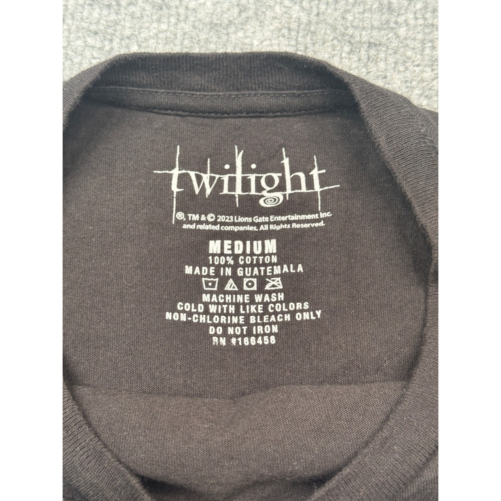 Twilight T-Shirt Edward Bella Black Size Medium Short Sleeve Movie‎ Promo Tee - Picture 2 of 9